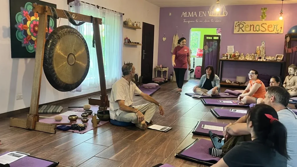 Baño de gong con vibroacústica para relajación profunda y armonización del biocampo