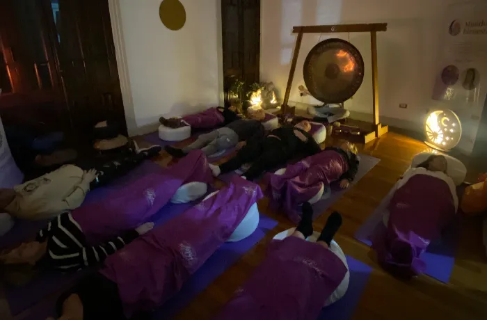 Experiencia sonora para expandir la conciencia corporal