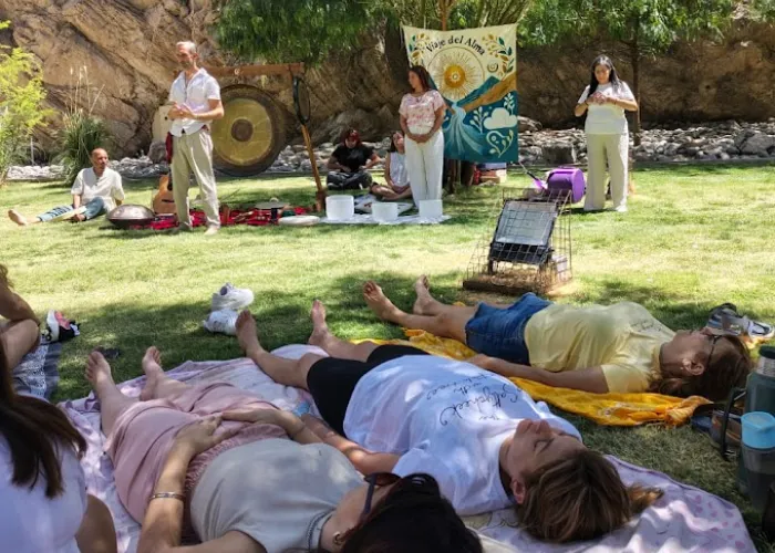 Retiro en la naturaleza con vibroacústica y procesos de transformación